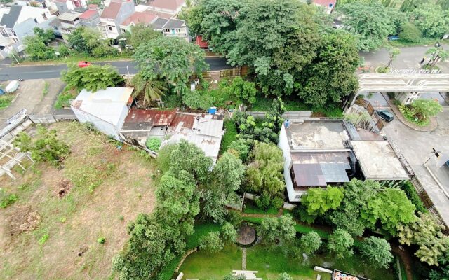 Modern Look Studio at LRT City Jatibening Apartment