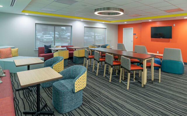 Tru by Hilton Garland Richardson