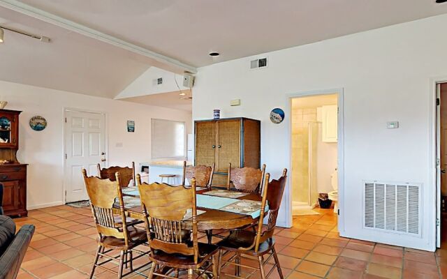 12 La Playa by RedAwning