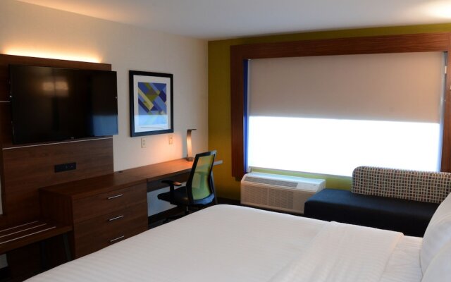 Holiday Inn Express & Suites Pittsburgh - Monroeville, an IHG Hotel