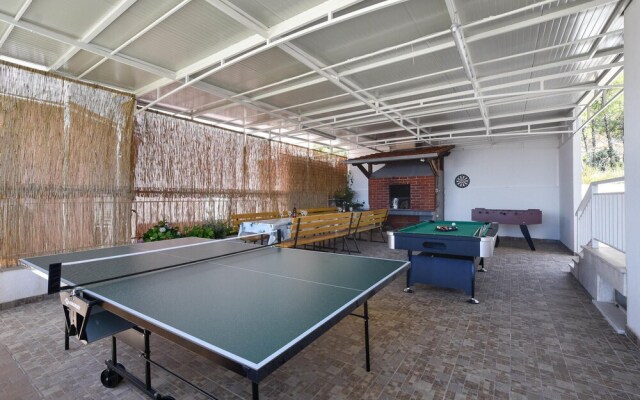 Nice Home in Podstrana With Wifi and 2 Bedrooms