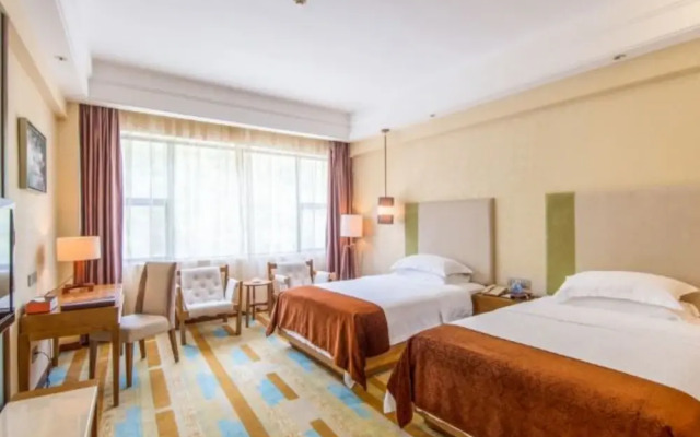 Days Hotel & Suites Yangjiang