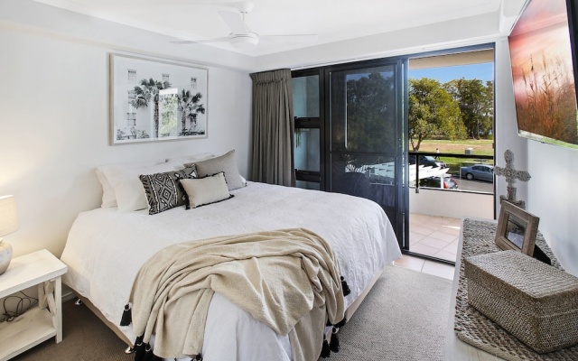 Cotton Tree Absolute Waterfront – Guest Rooms – Maroochydore