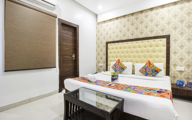 OYO Flagship 29074 Golden Temple Road