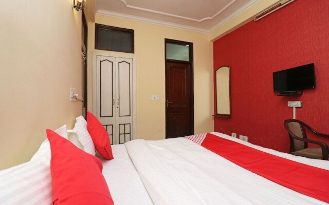 OYO 24421 Classic Hotel