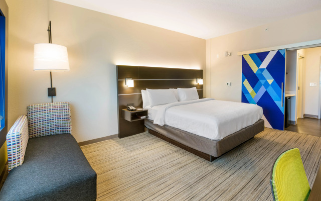 Holiday Inn Express & Suites Jacksonville - Town Center by IHG