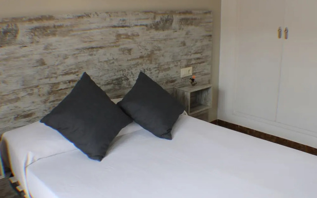 Sant Jordi 1 A in Roses