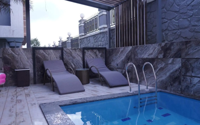 Stay 5 Villas