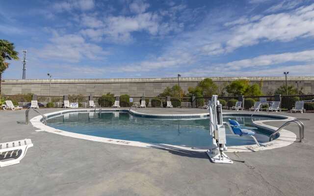 Suburban Studios Rock Hill Northeast I-77