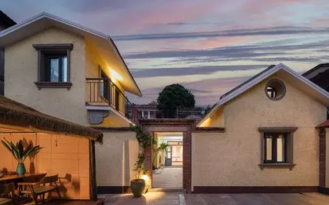 Gulangyu Spring Grass Qingqing Homestay (Nei Cuo O Pier)