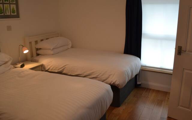 The Queens Head Hotel