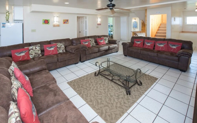 Oceanfront Villa - 12 Br Home