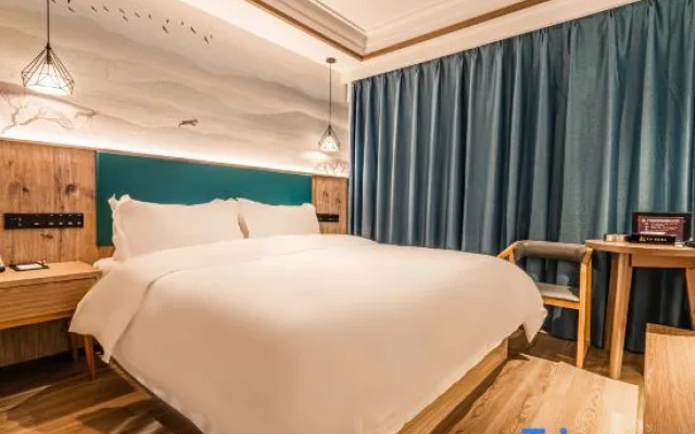 Rugao Yunlai Jurong Hotel