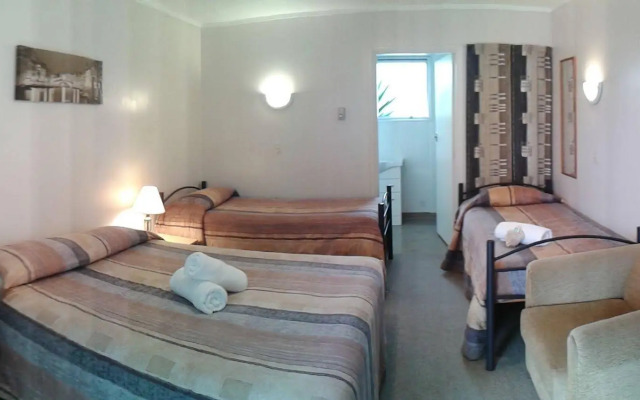 Raymar Motor Inn