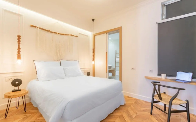 Chandakos 8 Design Apartments