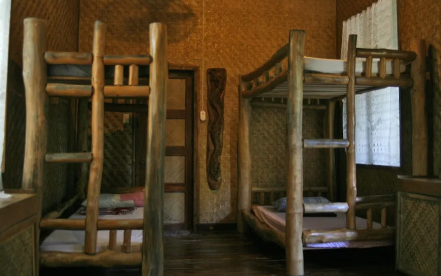 Jjs Backpackers Village