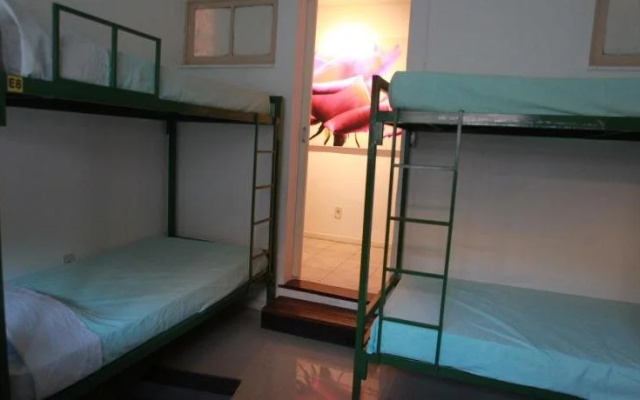 Hangar Rio Hostel