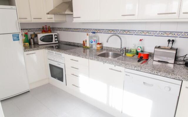 Duquesa Suites Golf and Gardens