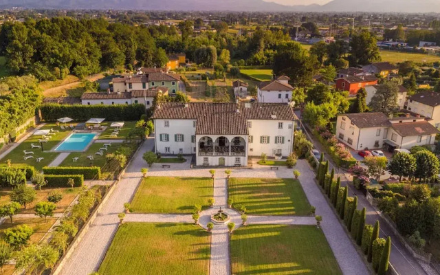 Villa Antica in Lucca