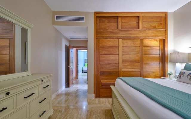 Beach Condo w Sea View B-302 Costa Atlantica