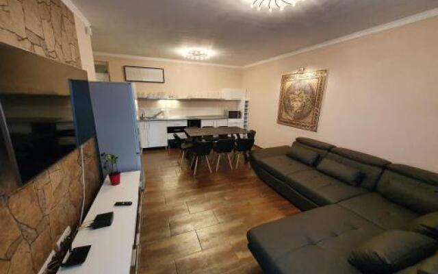 Royal Luxus Wellness Apartman