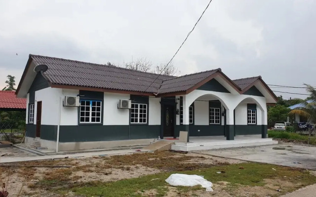 4 Bedroom Bungalow With Private Pool
