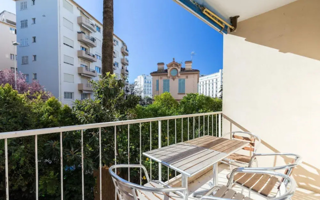 Spacious Studio Apartment Close to The Martinez - 2313