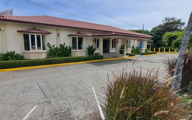 Mi Casa Asi de Grande