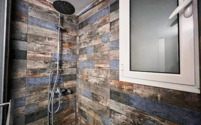 Stathmos Larissis A, a cozy 2BR Apartment, Clo...