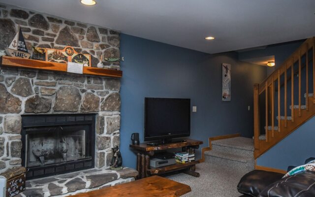 Bear Mountain Lodge 4 Bedroom House