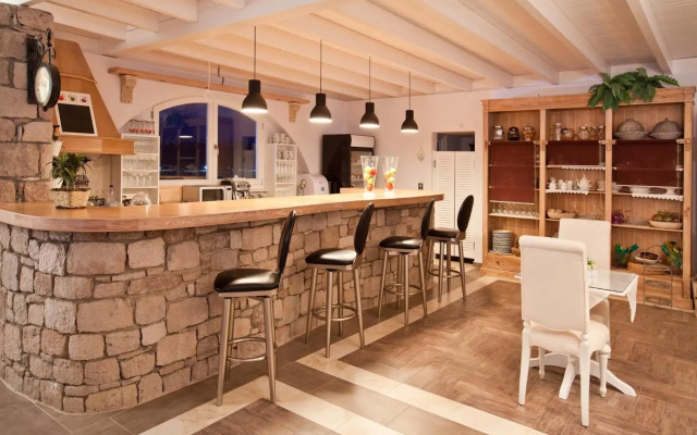 Miland Suites
