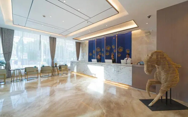 GreenTree Eastern Dali Railway Station Hotel