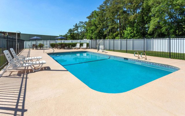 Baymont by Wyndham Brunswick GA