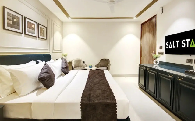Saltstayz Premier – Galleria Market Road & Sector 27