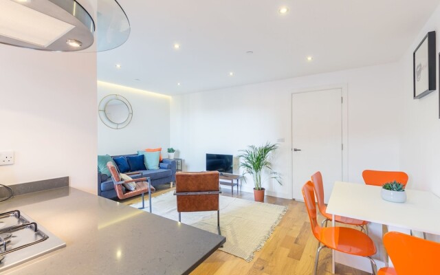 New Stylish 2 Bedroom Flat With Balcony Shoreditch