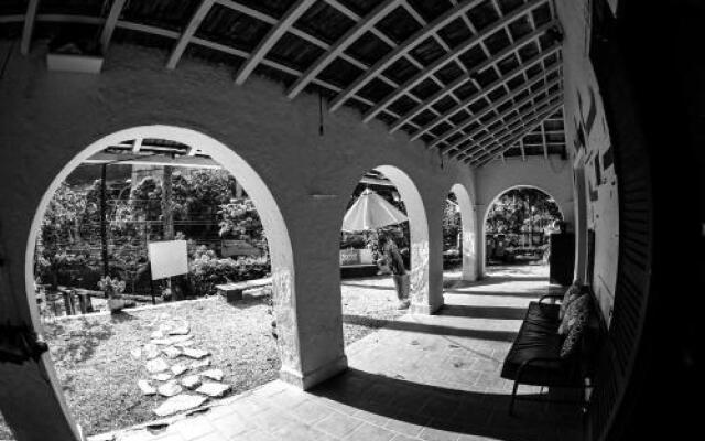 Um Hostel