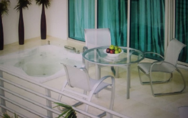 Apartment At De Soleil Hotel On Ocean Drive