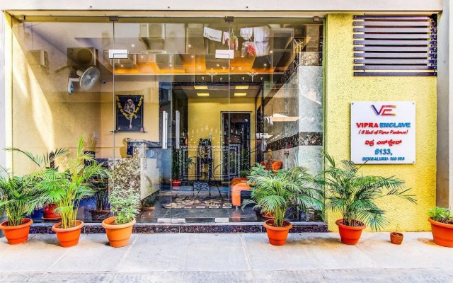 FabHotel Vipra Enclave
