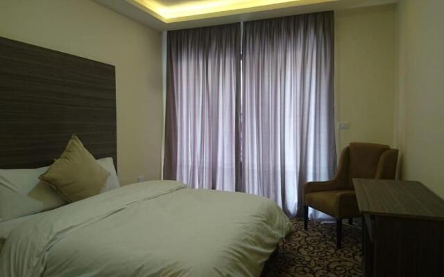 Qaisie Complex Alwakalat