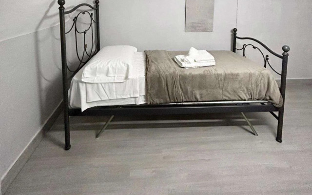 Pontenuovo 6E8 House