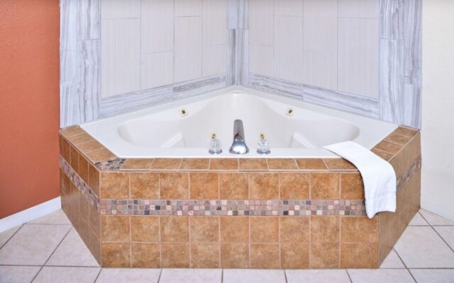 Red Roof Inn & Suites Clinton, MS