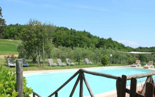 Home in Collesalvetti With Garden
