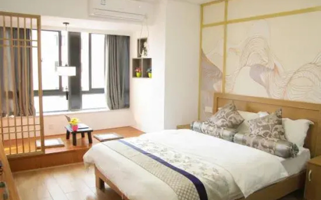 Yuejianglou Homestay (Zhangjiajie Dayong Ancient City Pedestrian Street Branch)