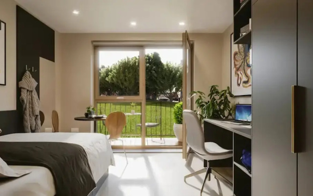 Student Only Exchange Court