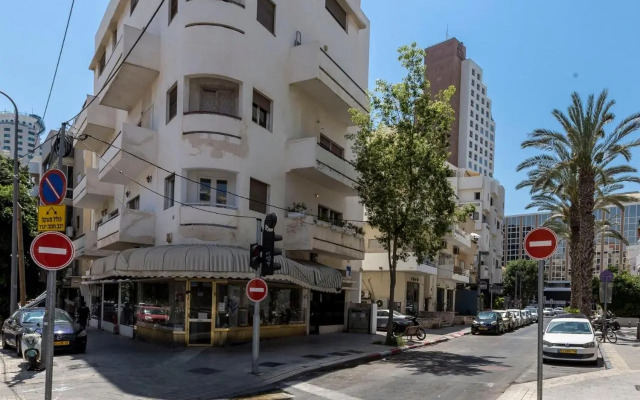 1B Patio beach house premium location w/2 balcony