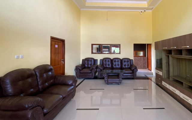 RedDoorz Syariah @ The Canal Homestay Probolinggo – Guest Rooms – Probolinggo