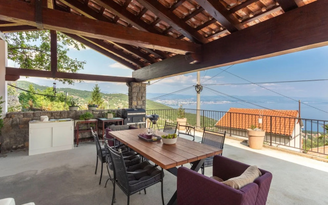 Villa Karla in Poljane