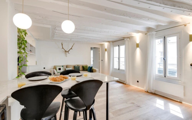 Modern 1BR Close to Eiffel & Seine