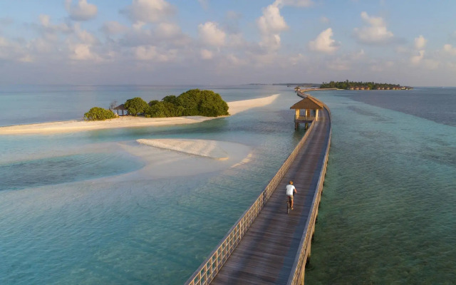 The Residence Maldives at Dhigurah Hotel