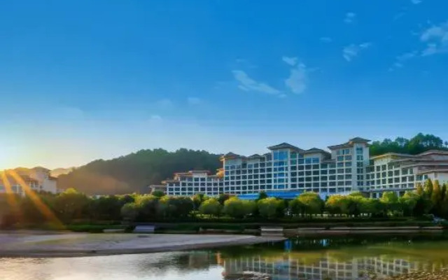 Yichun Huge Hot Spring Holiday Villa